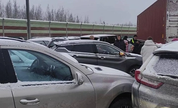 В Новгородской области 4 человека погибли после массового ДТП на трассе М-11