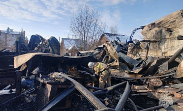 Пожар уничтожил 450 кв.м ангара в Нижнем Новгороде