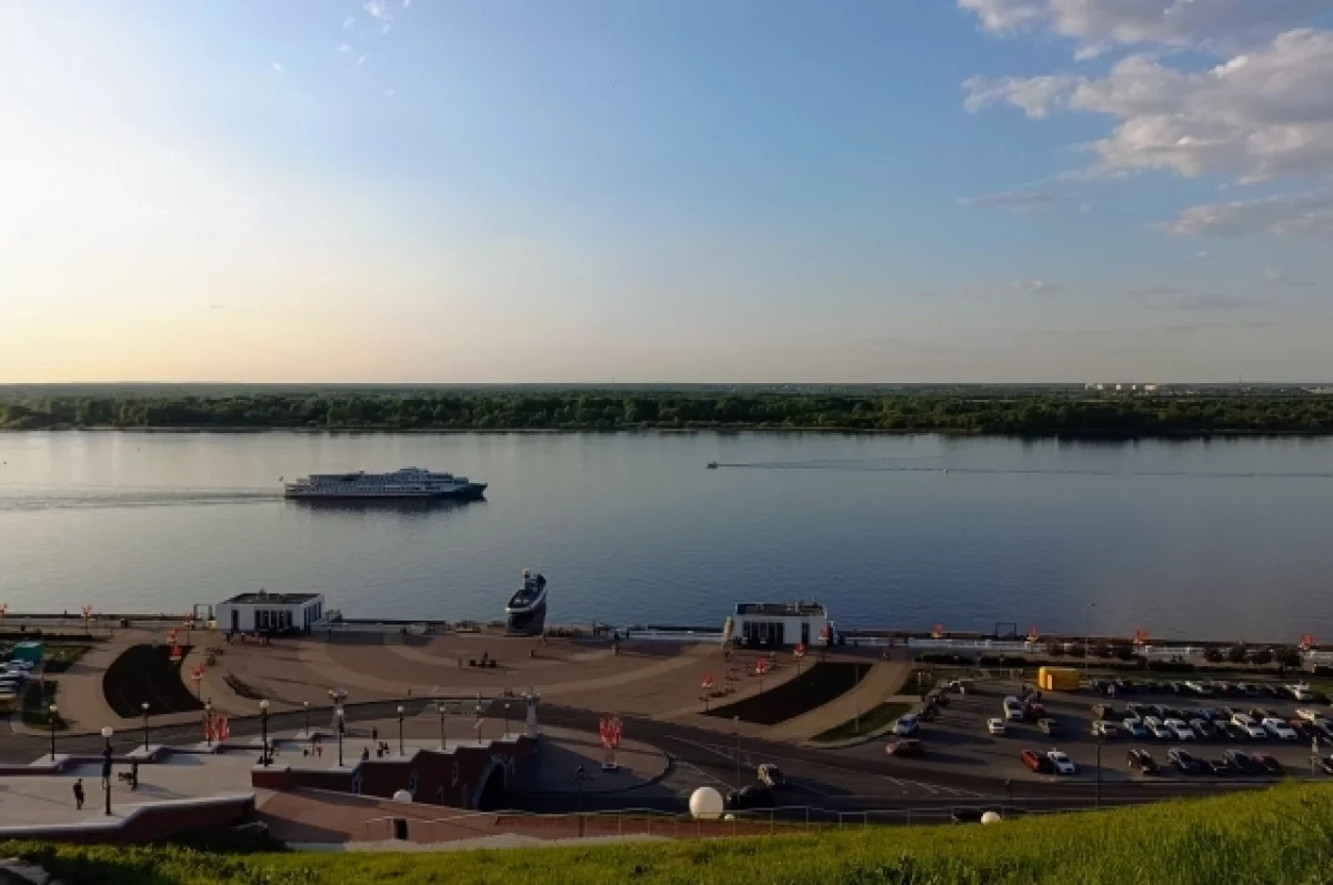 Более 100 нарушений выявили в июне на Нижневолжской набережной