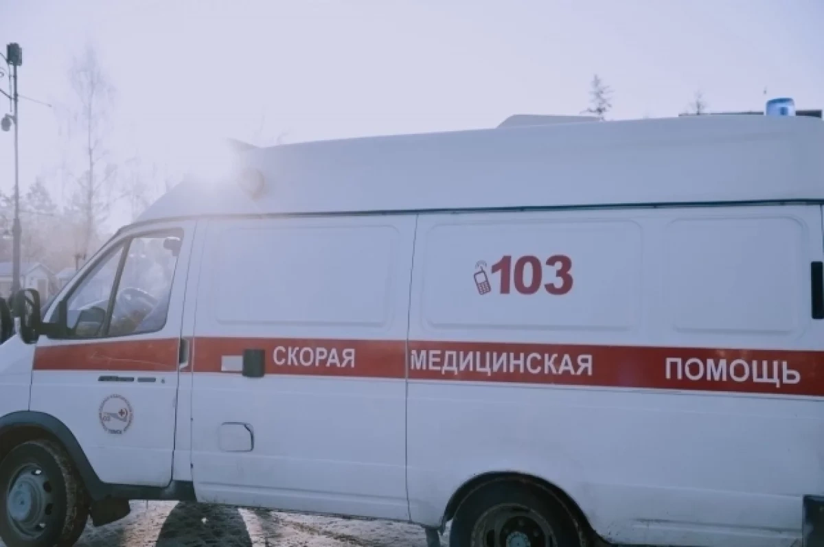 В Нижнем Новгороде мужчина выпал из окна многоэтажки и погиб
